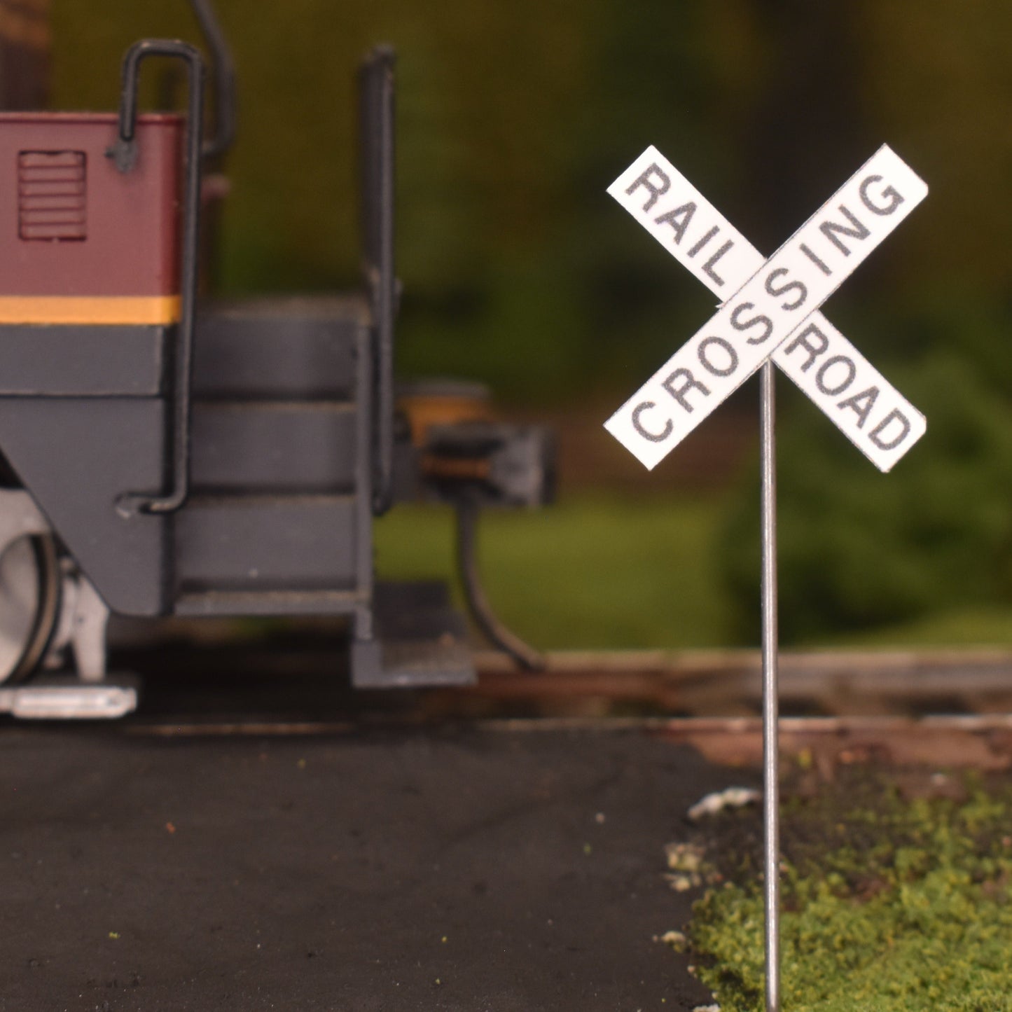 S Scale - Modern Crossbucks - 2 Pack