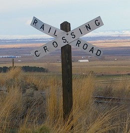 HO Scale - Milwaukee Road Crossbucks - 2 Pack