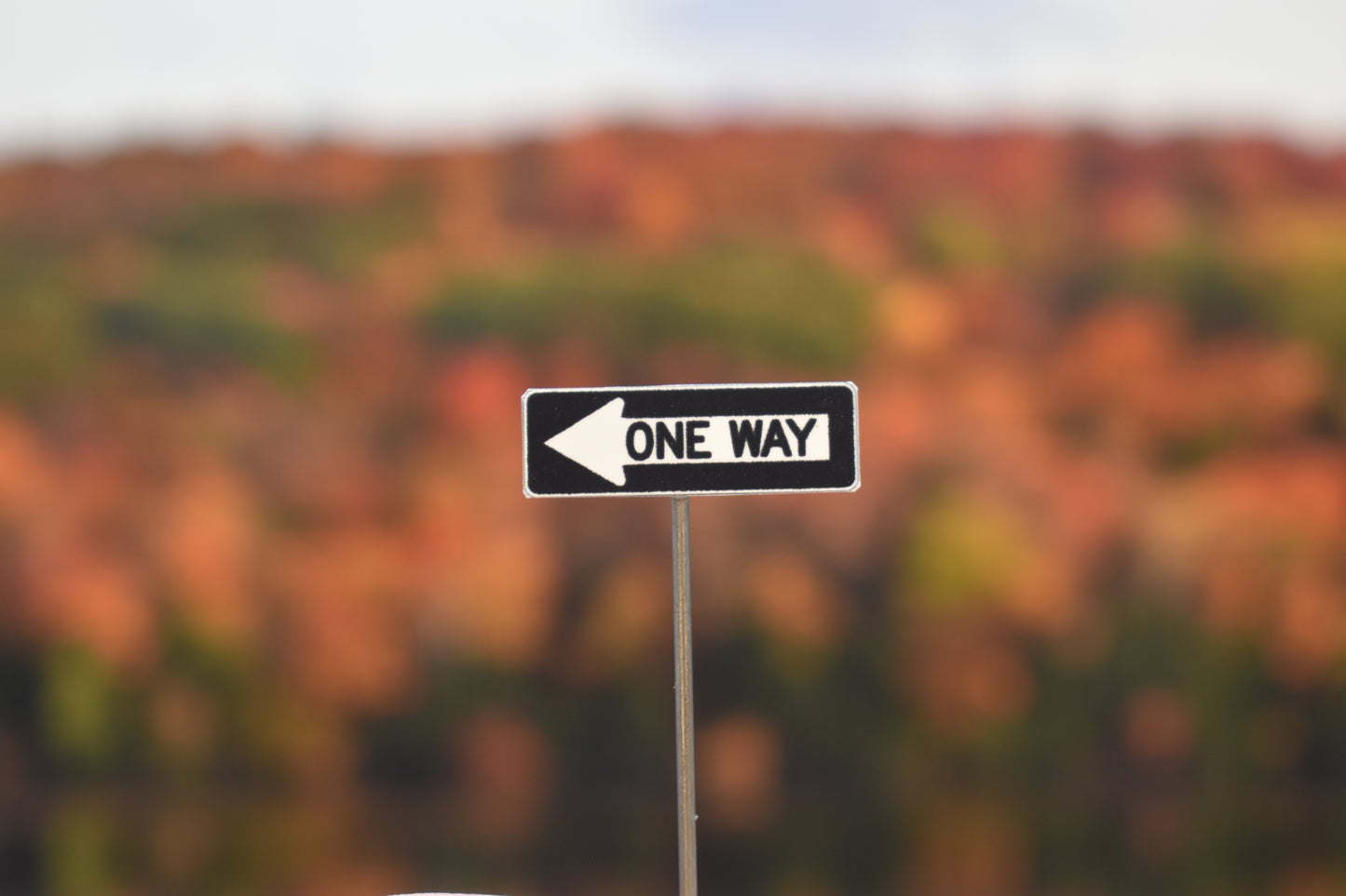 HO Scale - Modern One Way Signs - 2 Pack