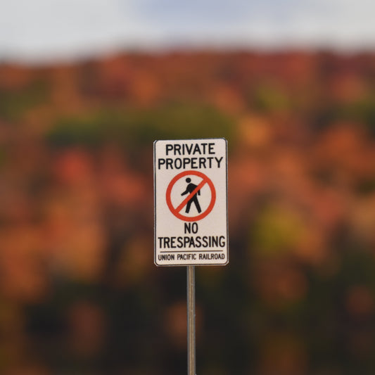 N Scale - UP - Private Property No Trespassing - 4 Pack