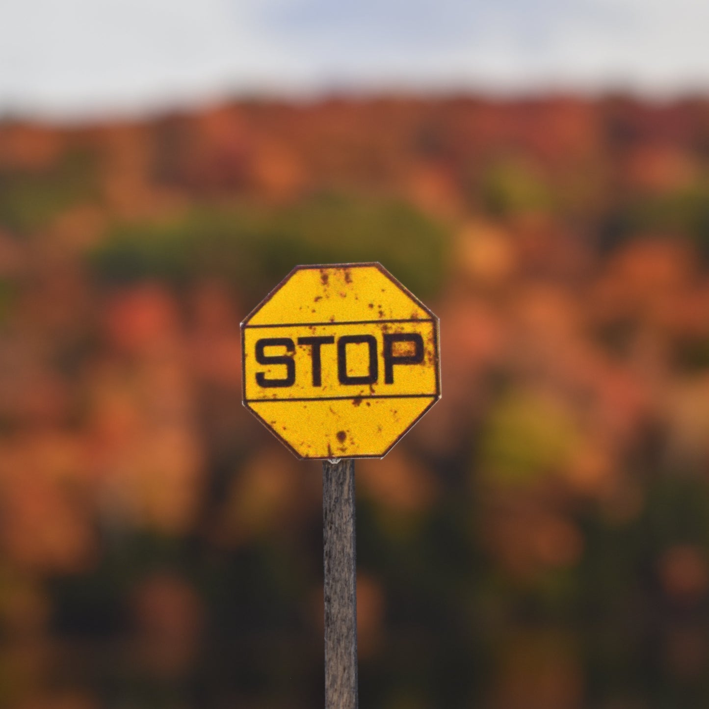 HO Scale - Yellow Stop Sign - Horizontal Line - 2 Pack