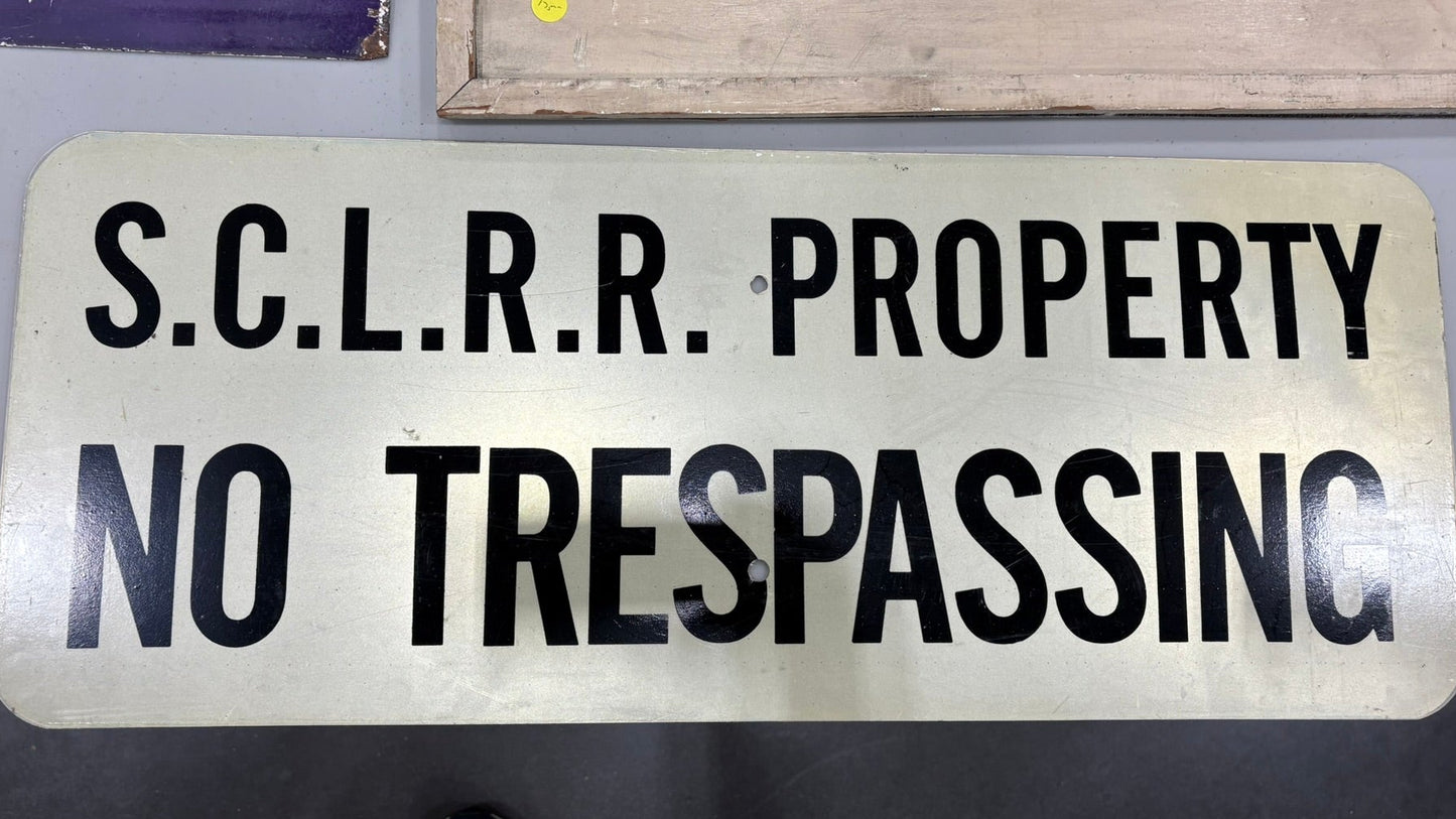 HO Scale - SCL - No Trespassing - White- 4 Pack