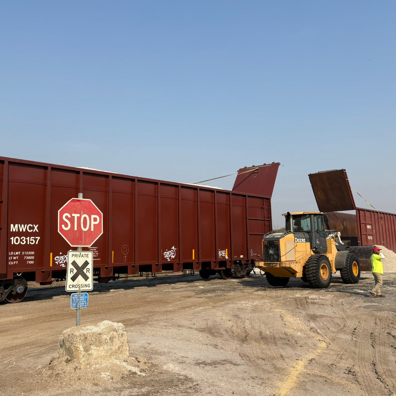 HO Scale - Private RR Crossing w/ STOP- 2 Pack