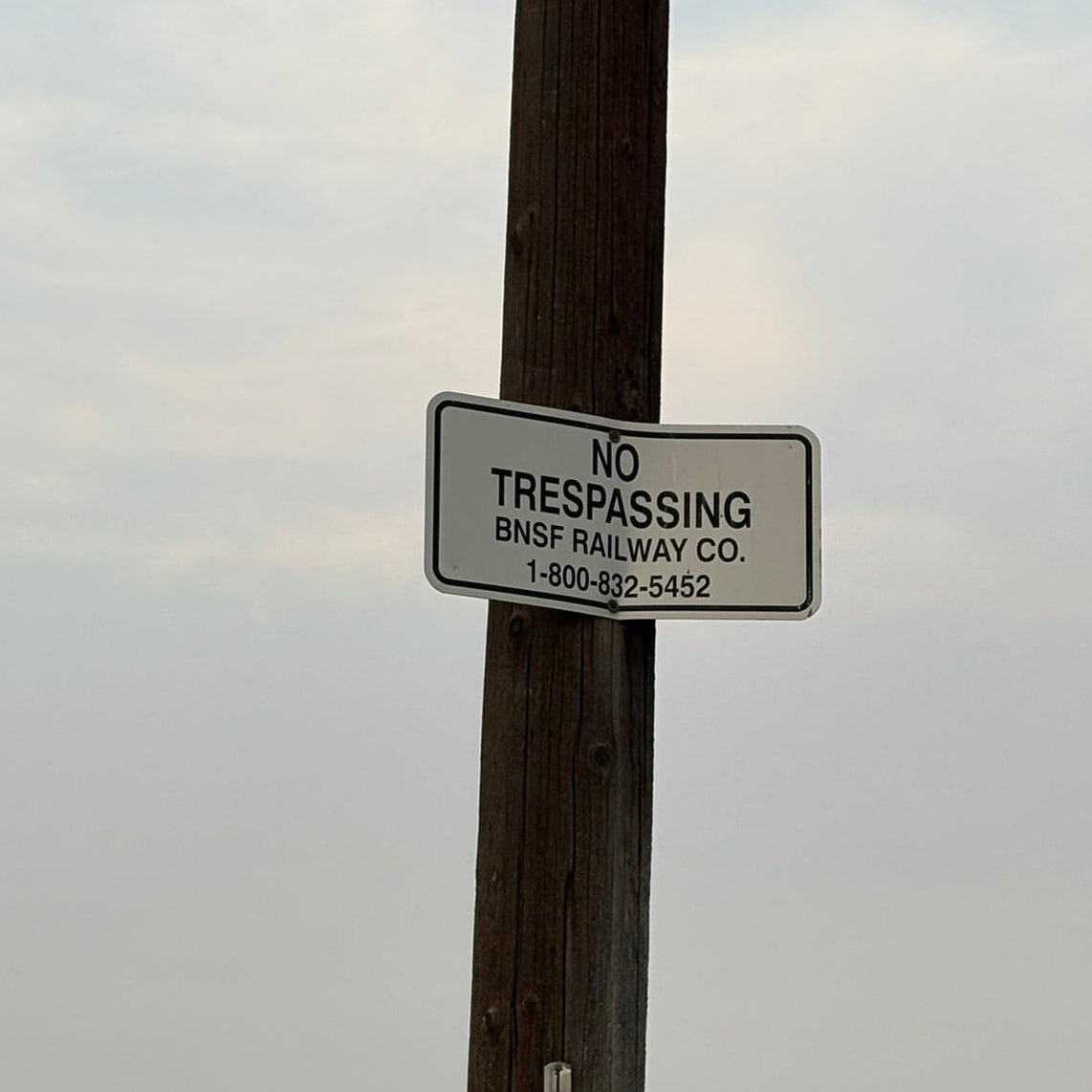 HO Scale - BNSF No Trespassing Sign - Weathered - 2 Pack