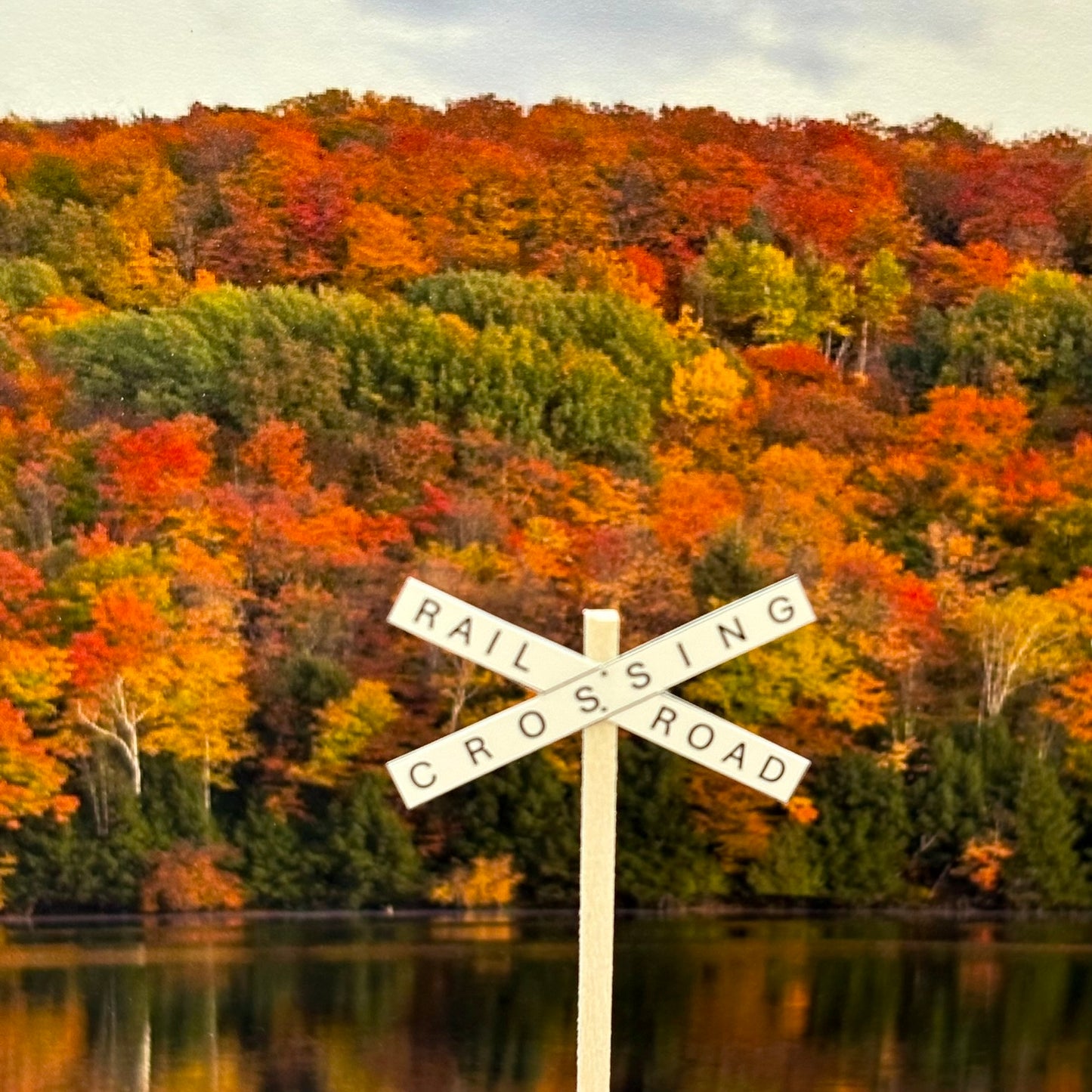 O Scale - Milwaukee Road Crossbucks - 2 Pack