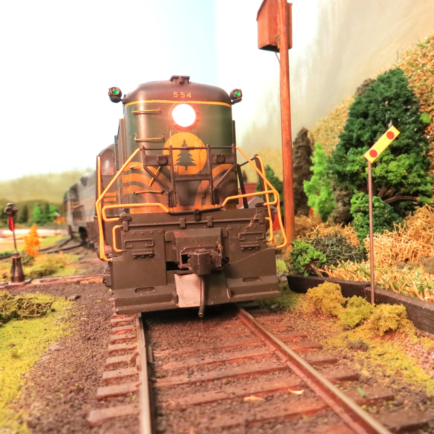 N Scale - Maine Central Flanger Sign - 4 Pack