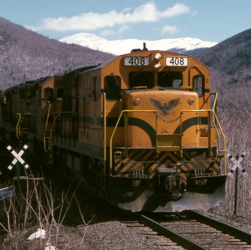 HO Scale - Maine Central Warning Crossbucks - 4 Pack