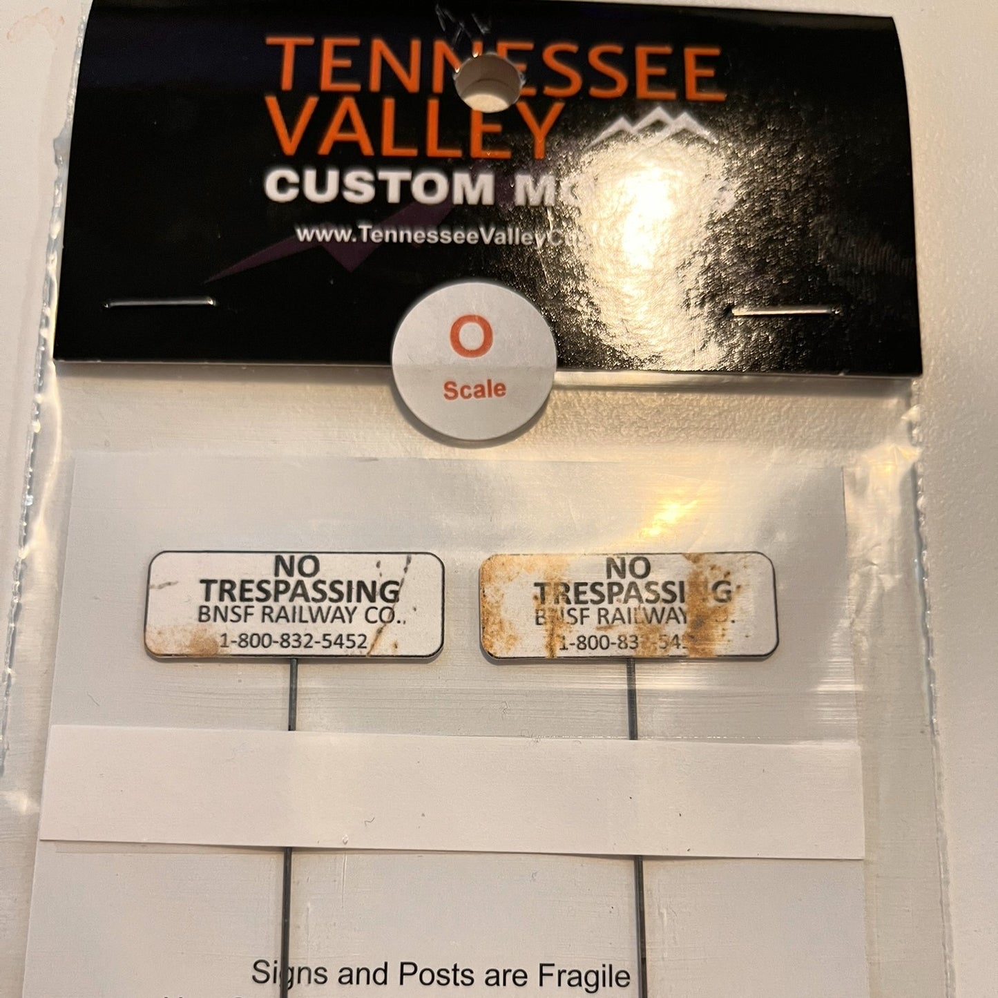 HO Scale - BNSF No Trespassing Sign - Weathered - 2 Pack