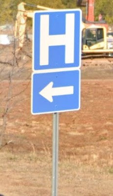 N Scale - Hospital Signs - 2 Pack