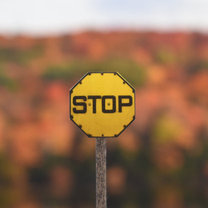 O Scale - Yellow Stop Sign w/ Rivets - 2 Pack