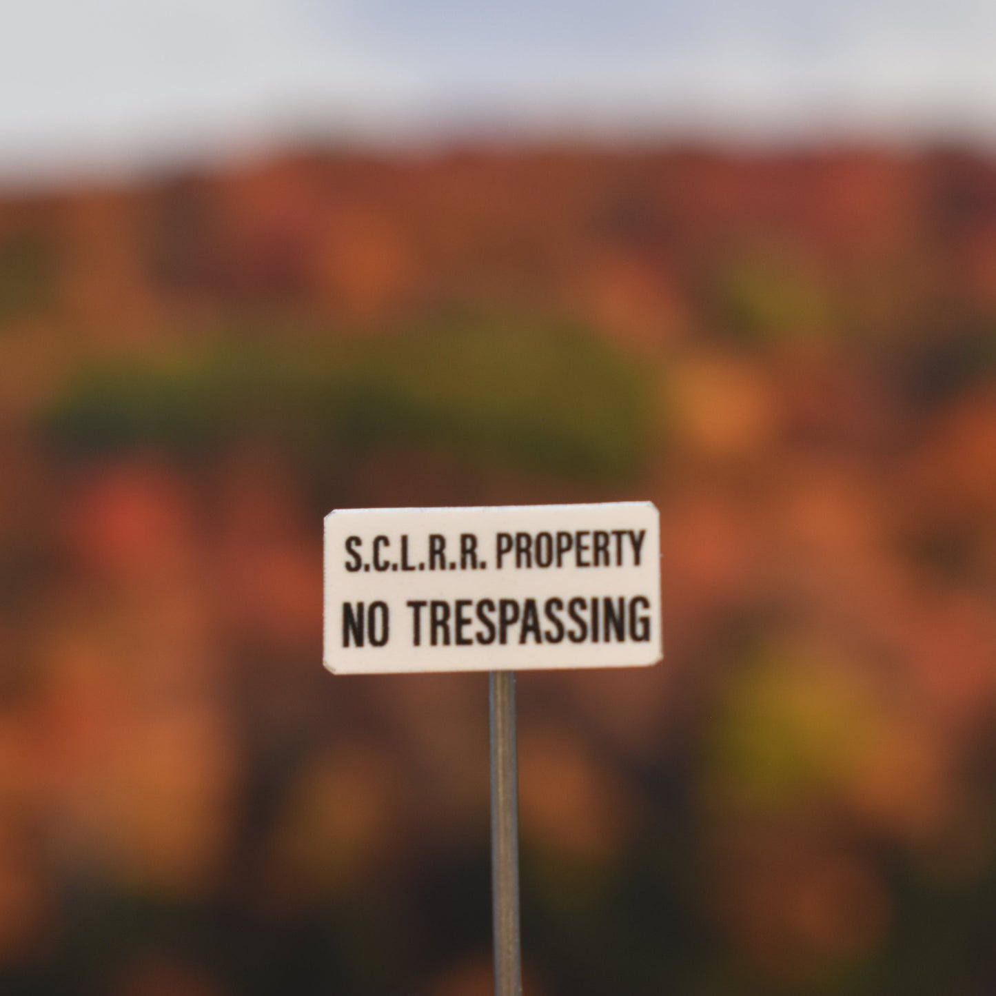 O Scale - SCL - No Trespassing - White- 4 Pack