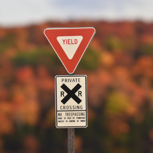 HO Scale - Private RR Crossing w/ YIELD- 2 Pack