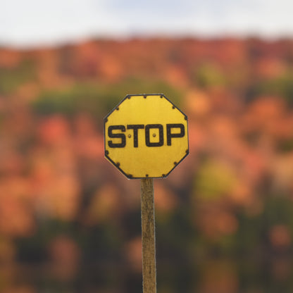 O Scale - Yellow Stop Sign w/ Rivets - 2 Pack