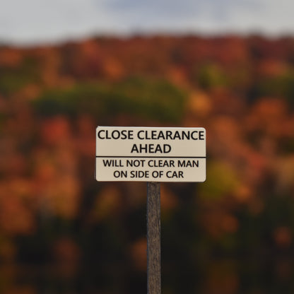 N Scale - Close Clearance Signs - 2 Pack