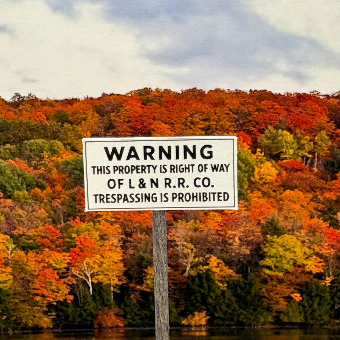 HO Scale - L&N  - Trespassing is Prohibited - 2 Pack