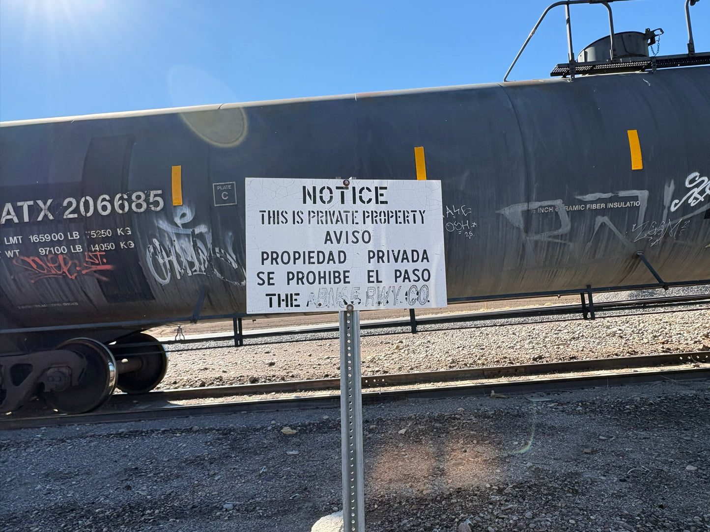 HO Scale - ATSF Bilingual No Trespassing - 2 Pack