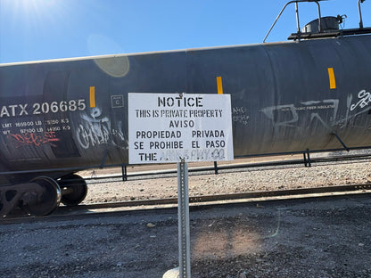 HO Scale - ATSF Bilingual No Trespassing - 2 Pack