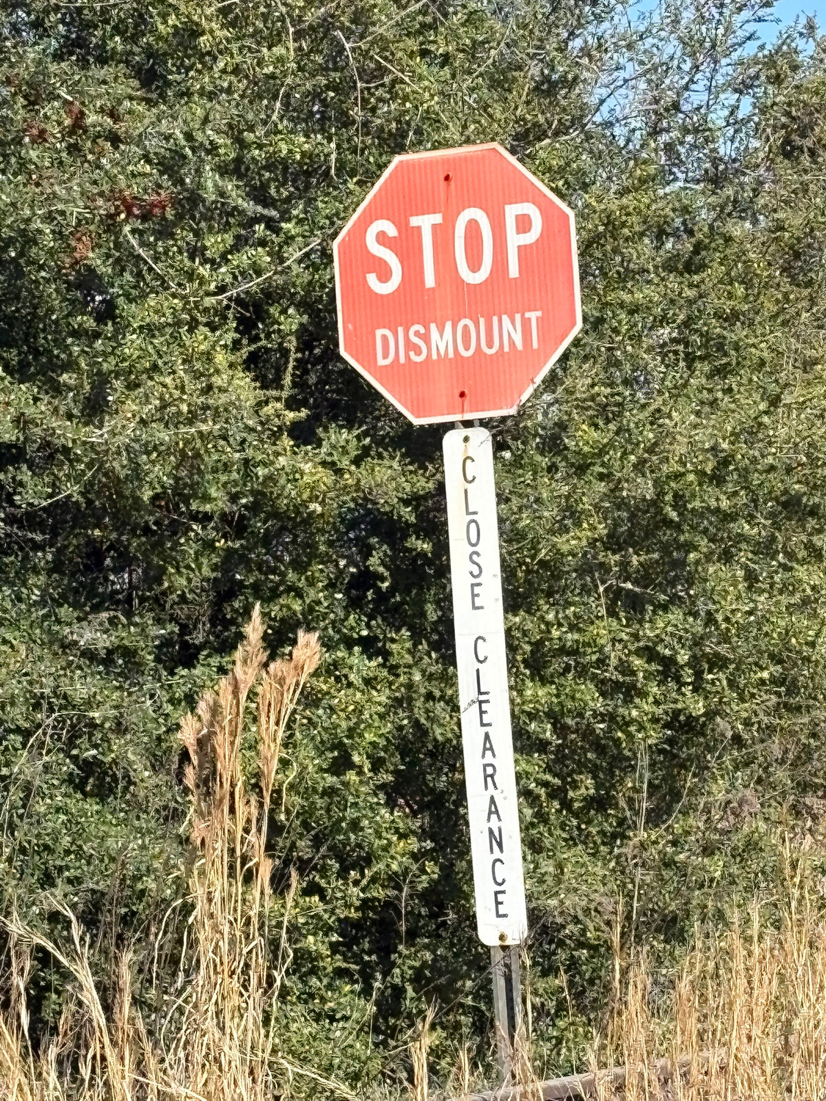 HO Scale - CSX "STOP DISMOUNT" Close Clearance Sign - 1 Sign