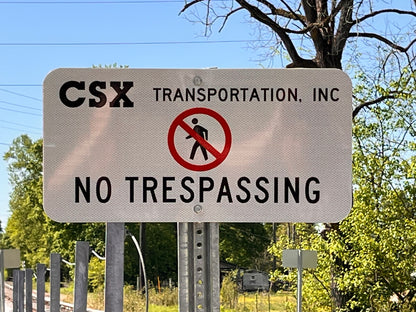 HO Scale - CSX - No Trespassing - 4 Pack