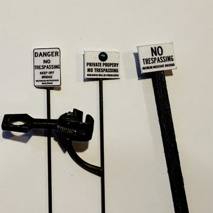 Freelance Railroad No Trespassing Signs - Set of 20