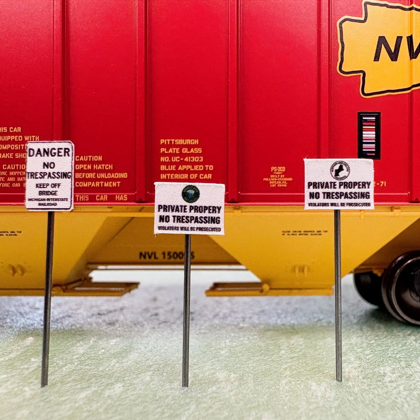 Freelance Railroad No Trespassing Signs - Set of 20